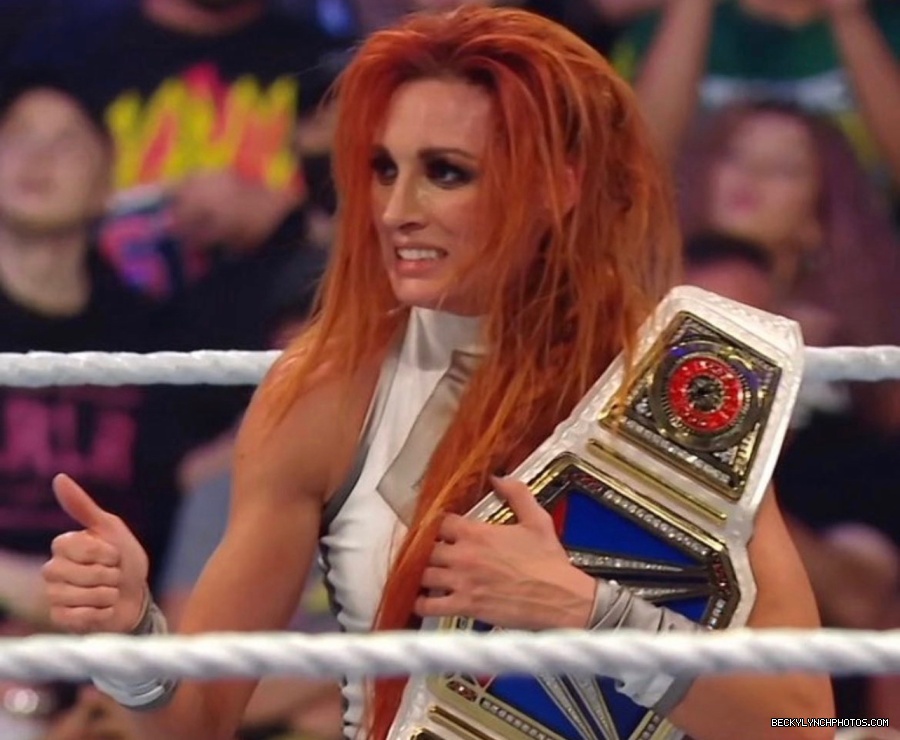 BeckyLynchWWE-1446714673844273153-20211009_005031-img1.jpg