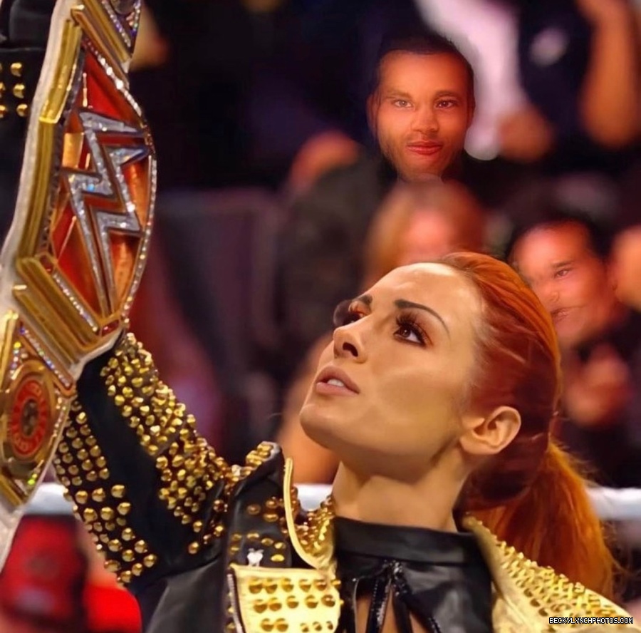 BeckyLynchWWE-1455378622680817671-20211101_223757-img1.jpg