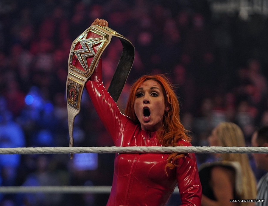 BeckyLynchWWE-1462602312485064709-20211121_200219-img1.jpg