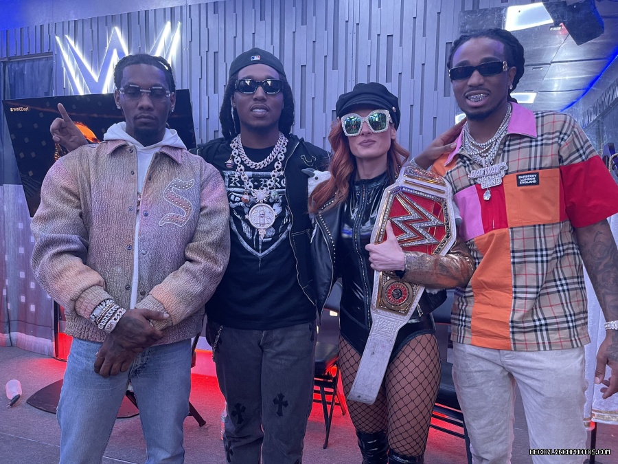 BeckyLynchWWE-1477490013692702729-20220101_220044-img1.jpg
