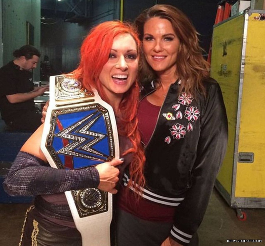 BeckyLynchWWE-1488371967065571328-20220131_224144-img1.jpg