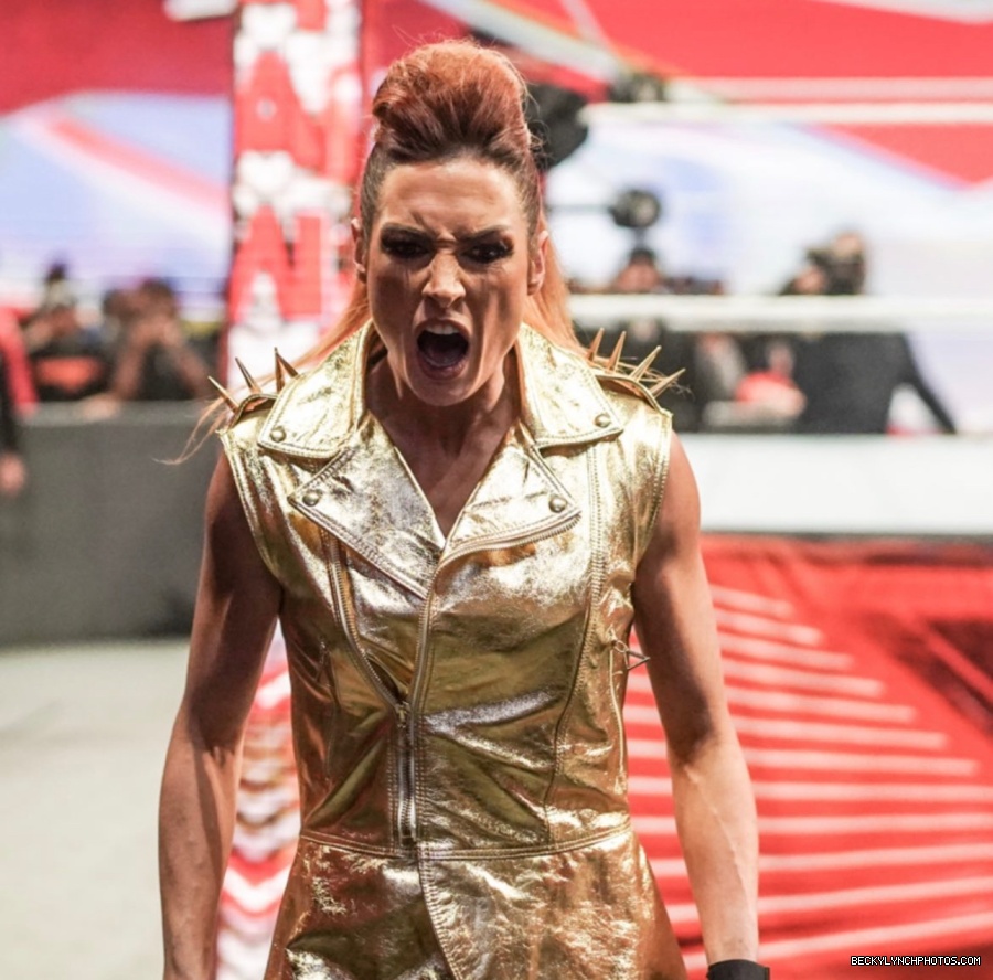 BeckyLynchWWE-1503570102826016780-20220314_221342-img1.jpg