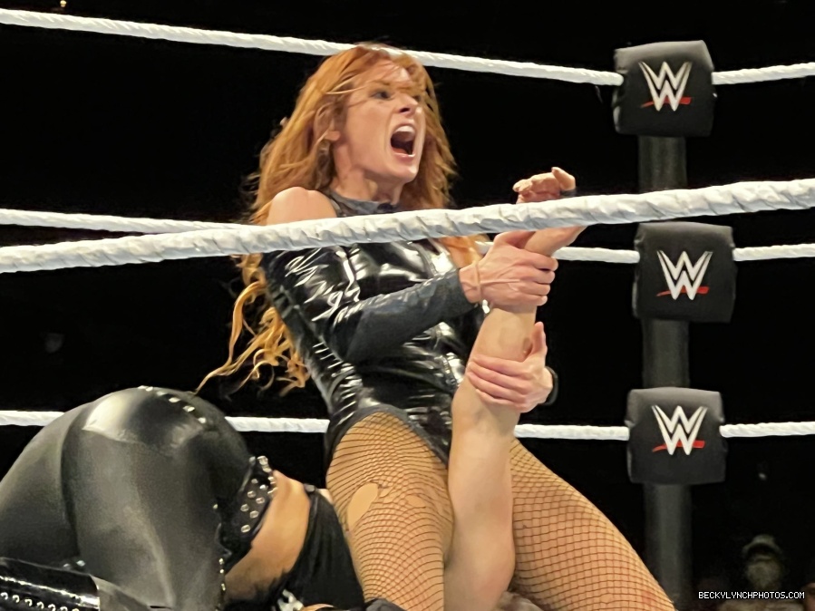BeckyLynchWWE-1505391226249482243-20220319_225011-img2.jpg