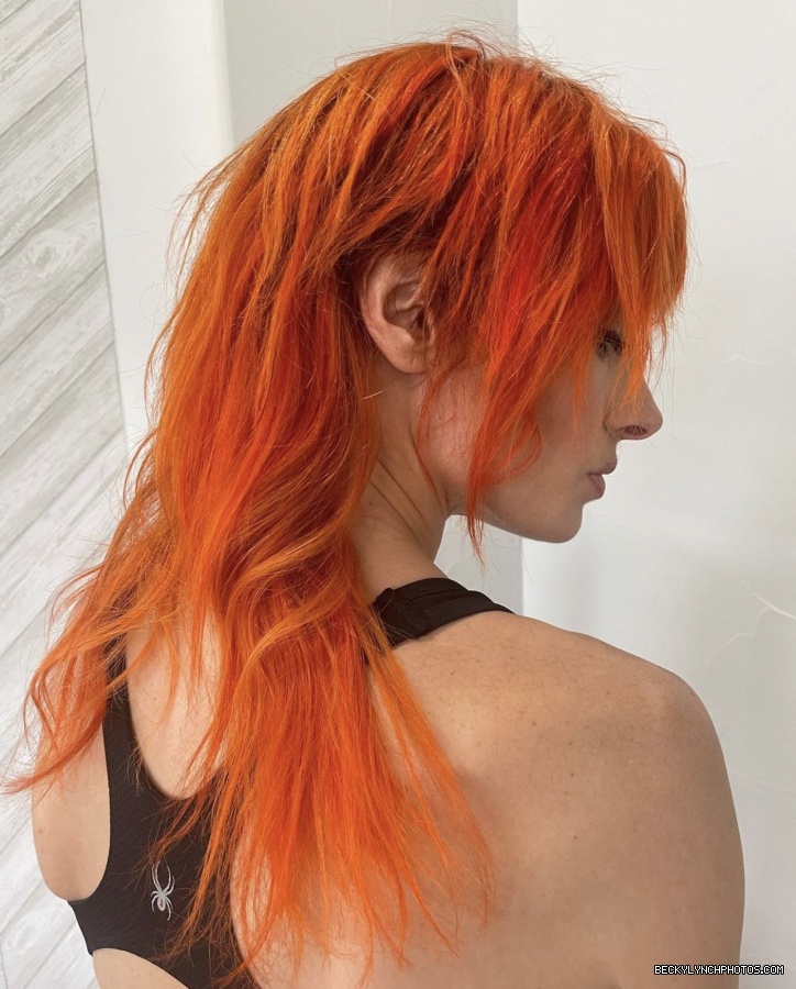 BeckyLynchWWE-1509279457344991238-20220330_162038-img2.jpg