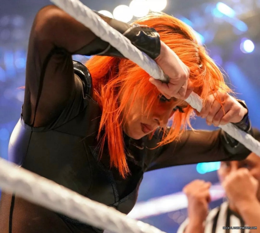 BeckyLynchWWE-1510838452610383879-20220403_233531-img1.jpg