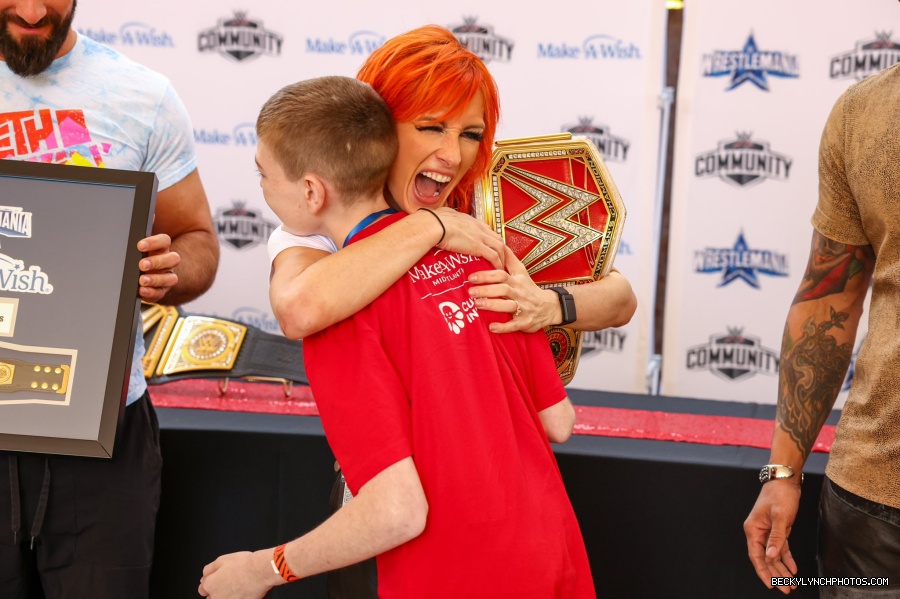 BeckyLynchWWE-1520115360279810051-20220429_135838-img1.jpg
