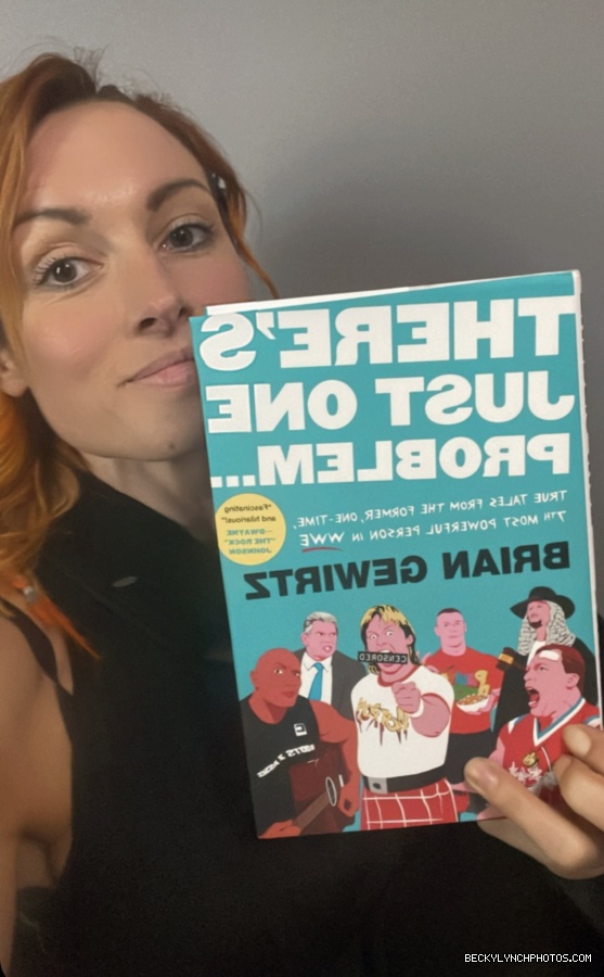 BeckyLynchWWE-1555025915113086977-20220803_220043-img1.jpg