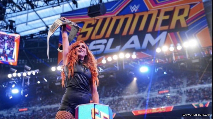 BeckyLynchWWE-1561530480775663618-20220821_204733-img1.jpg
