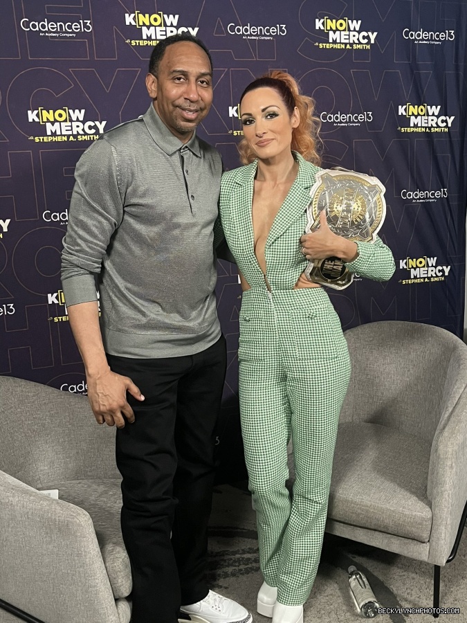 BeckyLynchWWE-1642256779596955650-20230401_150502-img1.jpg