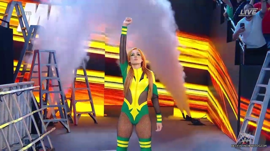 Womens_MITB_mp40121.jpg