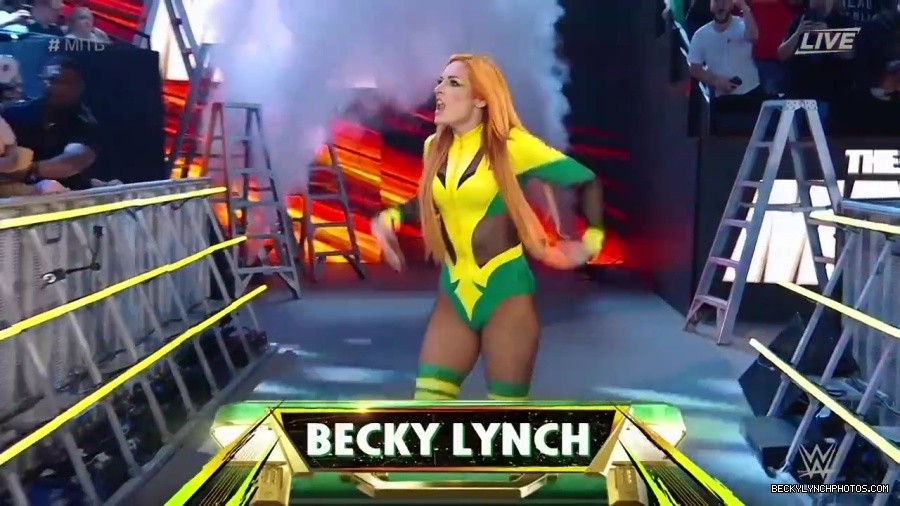 Womens_MITB_mp40124.jpg