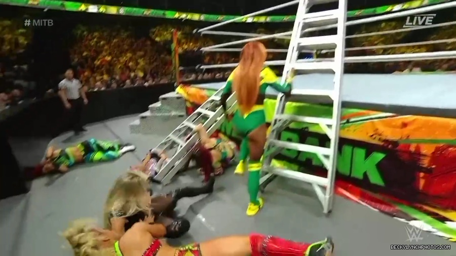 Womens_MITB_mp40254.jpg