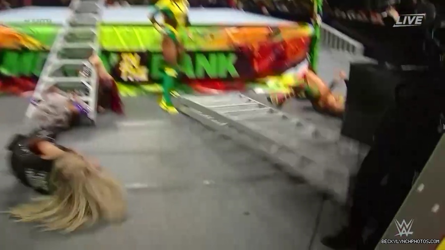 Womens_MITB_mp40257.jpg