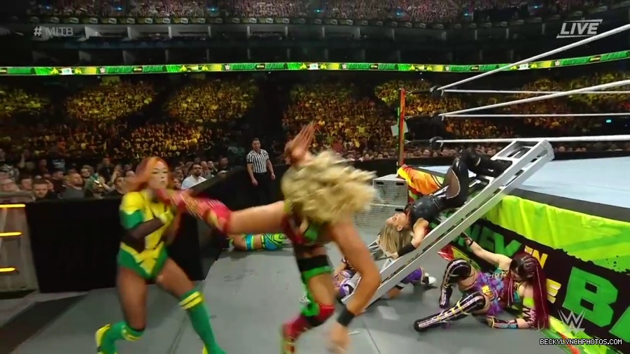 Womens_MITB_mp40264.jpg