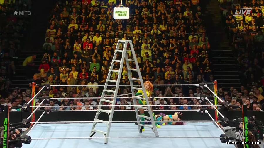 Womens_MITB_mp40428.jpg