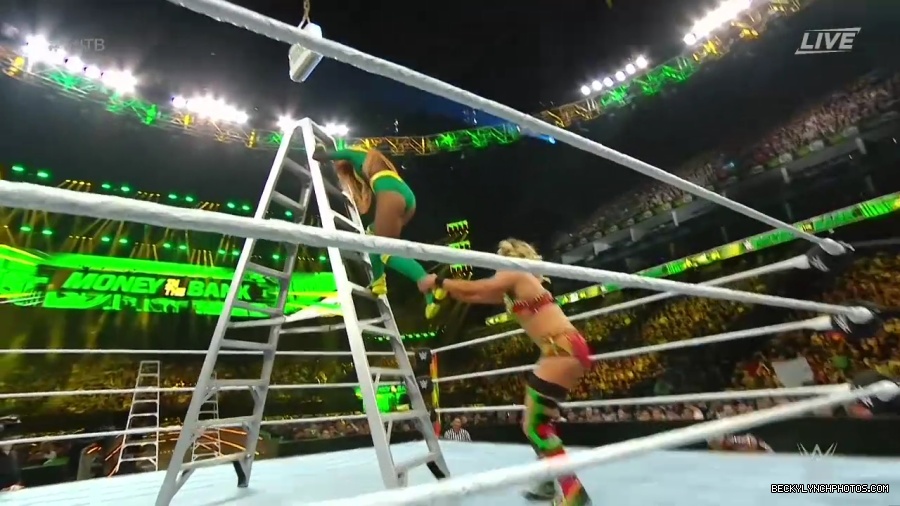 Womens_MITB_mp40433.jpg