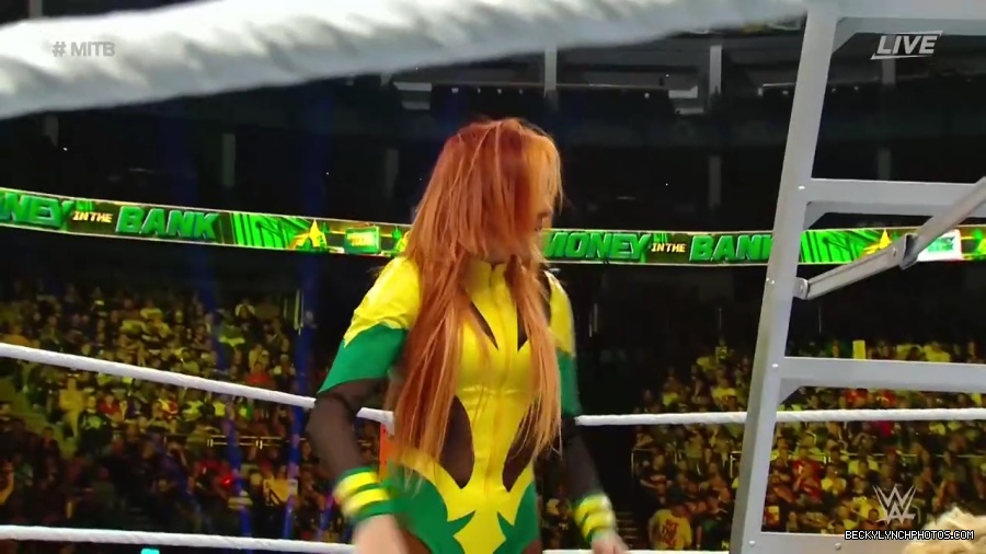Womens_MITB_mp40440.jpg
