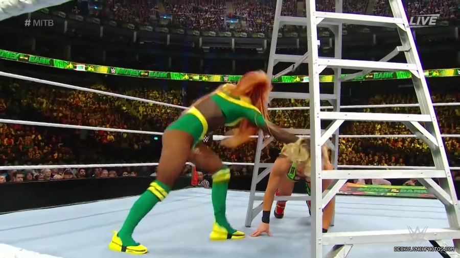 Womens_MITB_mp40443.jpg