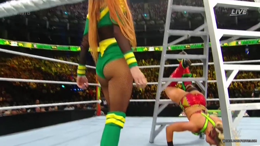 Womens_MITB_mp40452.jpg