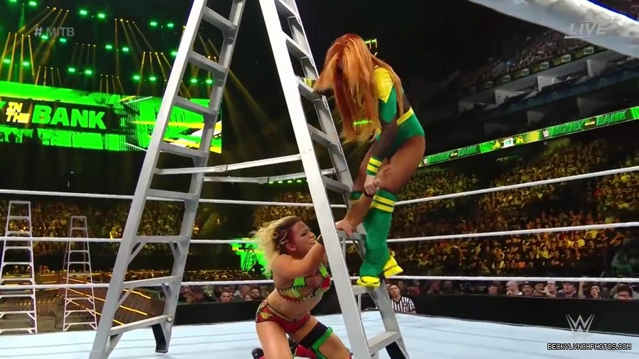 Womens_MITB_mp40467.jpg