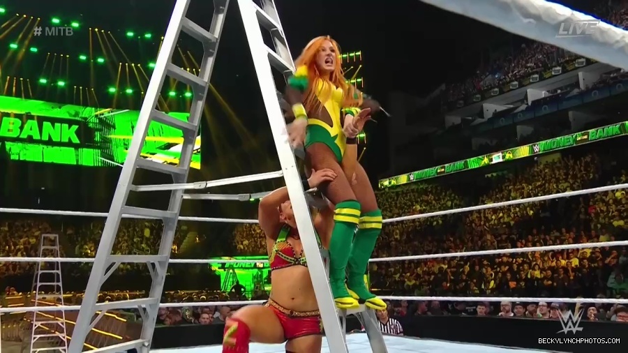 Womens_MITB_mp40469.jpg