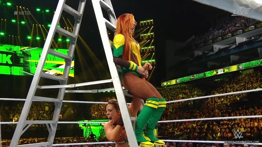 Womens_MITB_mp40471.jpg