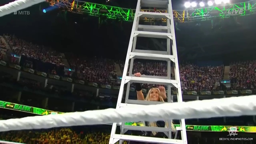 Womens_MITB_mp40481.jpg