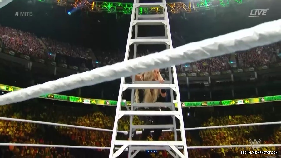 Womens_MITB_mp40483.jpg