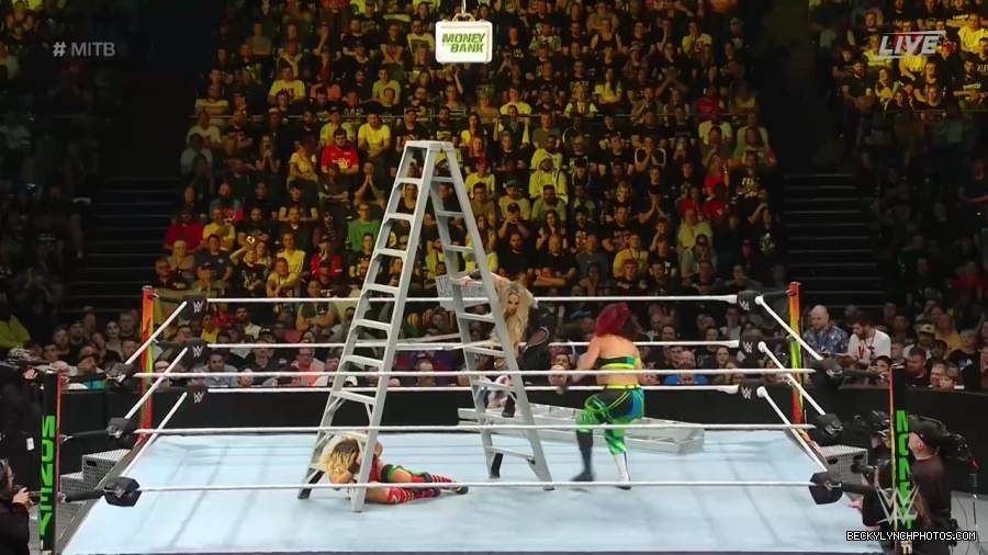 Womens_MITB_mp40485.jpg