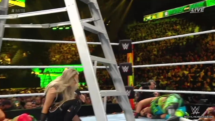 Womens_MITB_mp40490.jpg