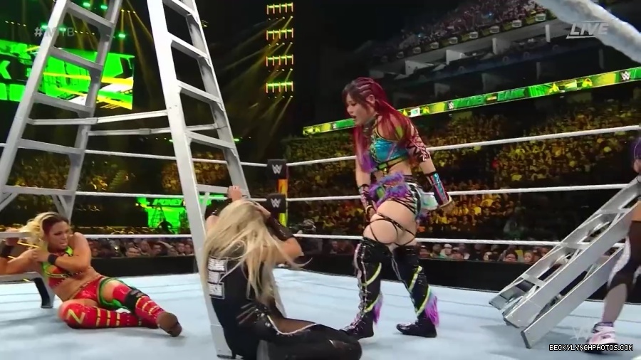 Womens_MITB_mp40497.jpg