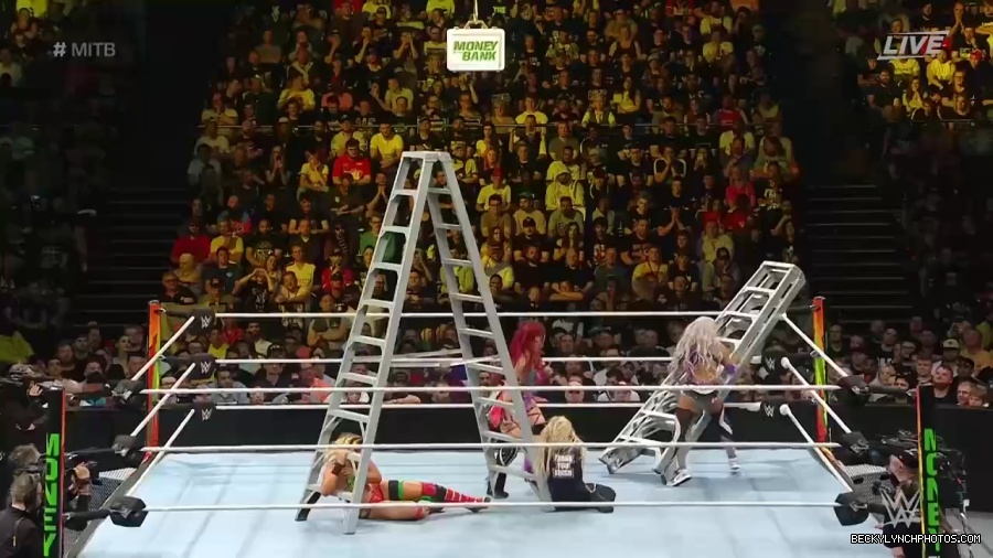 Womens_MITB_mp40498.jpg
