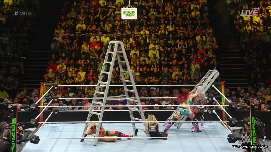 Womens_MITB_mp40499.jpg