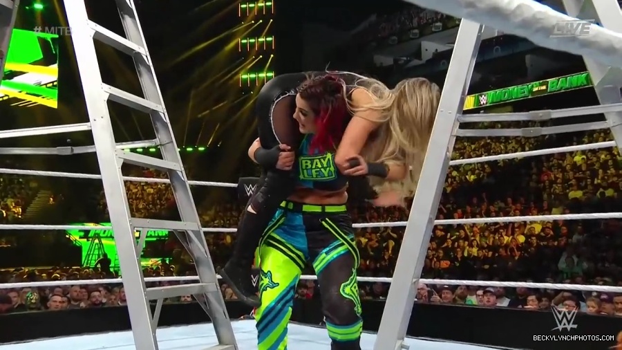 Womens_MITB_mp40550.jpg