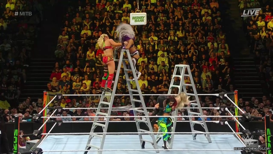 Womens_MITB_mp40551.jpg