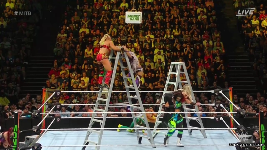 Womens_MITB_mp40552.jpg