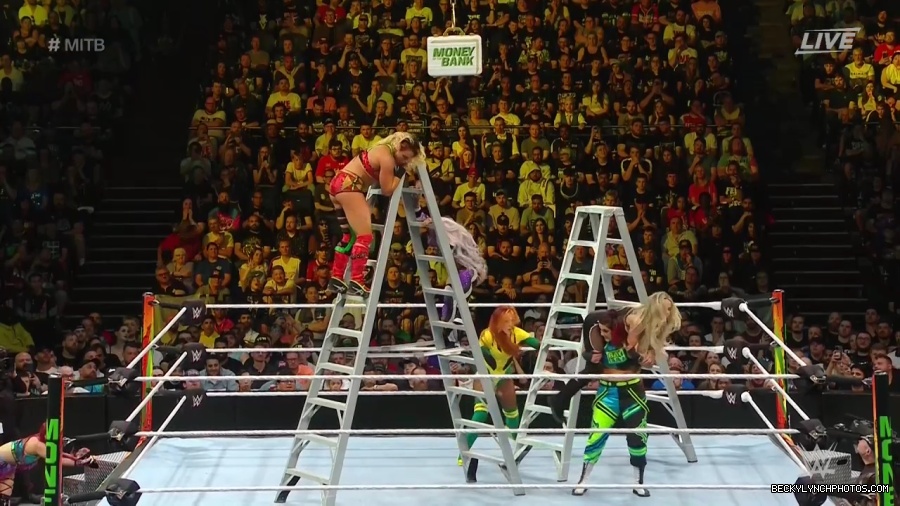 Womens_MITB_mp40553.jpg