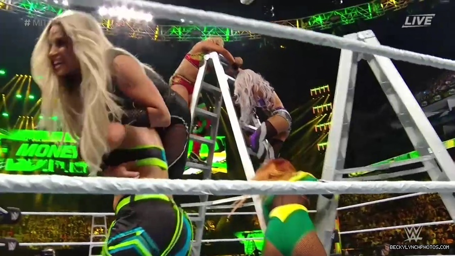 Womens_MITB_mp40555.jpg