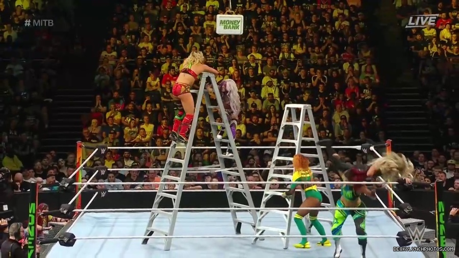 Womens_MITB_mp40556.jpg