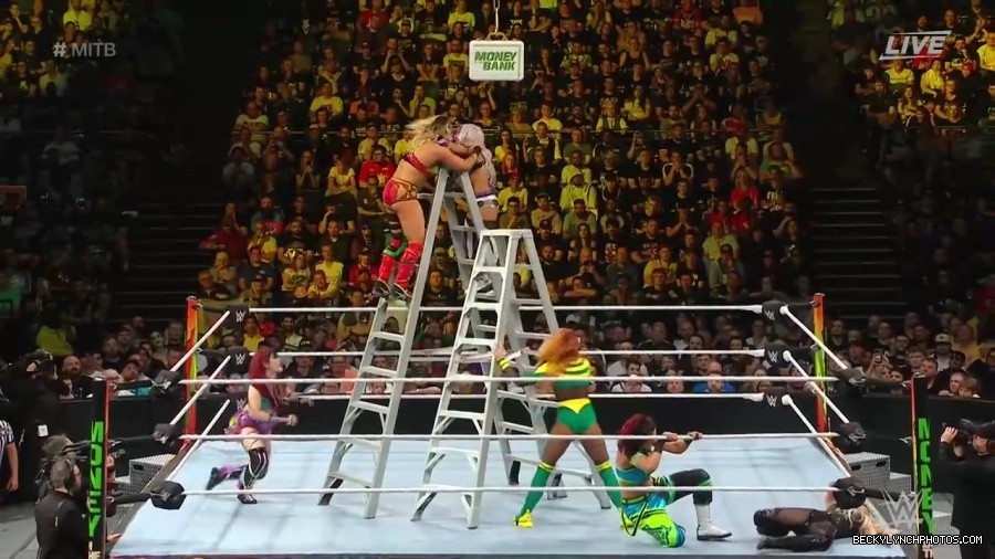 Womens_MITB_mp40558.jpg