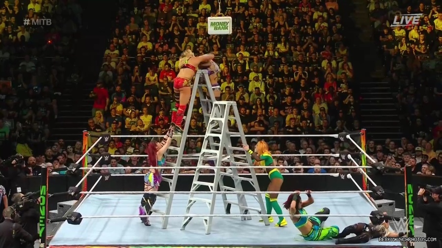 Womens_MITB_mp40559.jpg