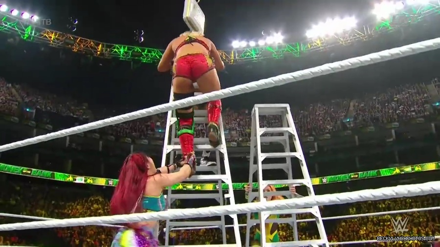 Womens_MITB_mp40560.jpg