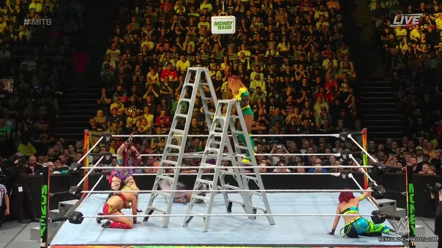 Womens_MITB_mp40565.jpg