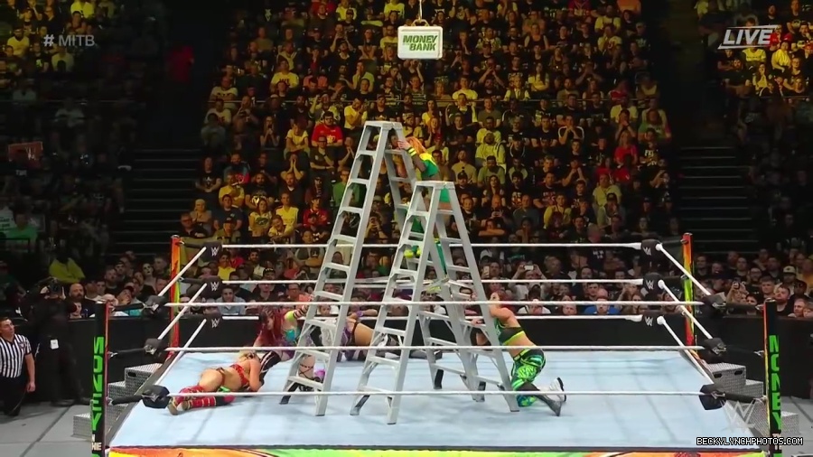 Womens_MITB_mp40568.jpg