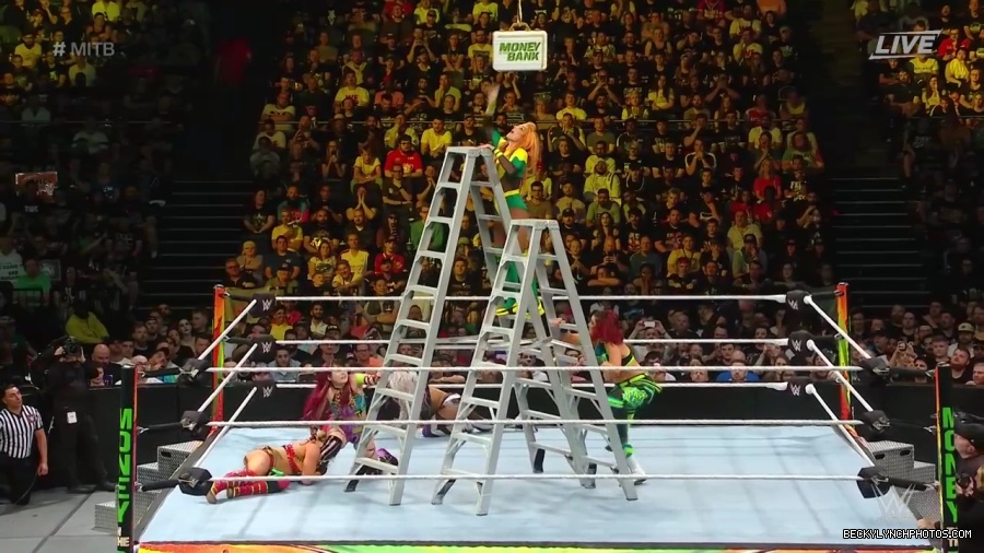 Womens_MITB_mp40569.jpg