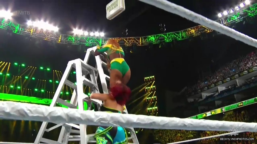 Womens_MITB_mp40570.jpg