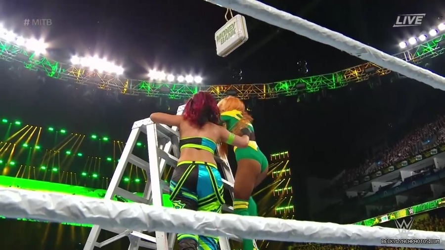 Womens_MITB_mp40573.jpg