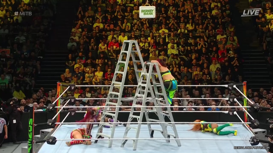 Womens_MITB_mp40578.jpg