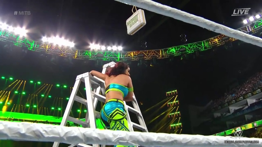 Womens_MITB_mp40579.jpg
