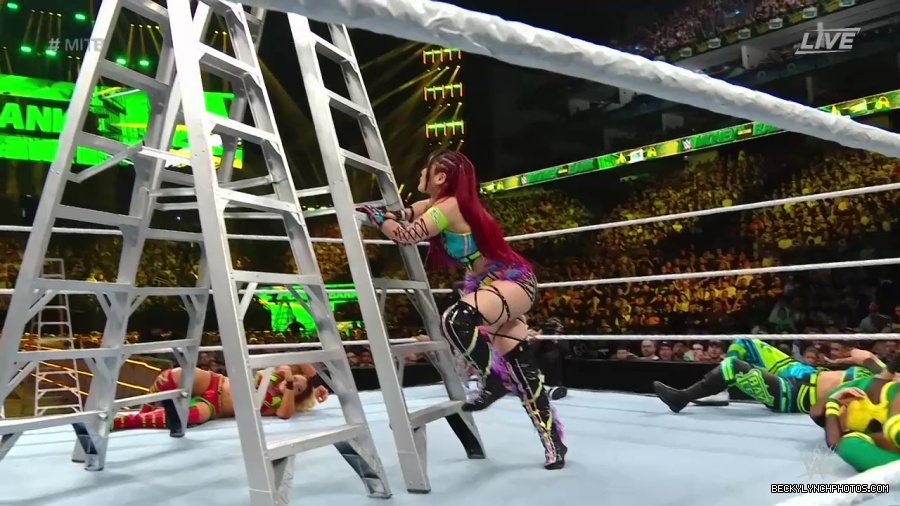 Womens_MITB_mp40588.jpg